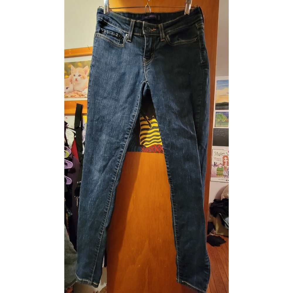 EUC Levi's 535 Legging
